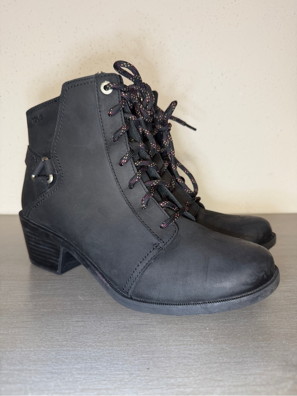 Teva Women’s Waterproof Leather Ankle Boots Black Side Zip Size 8.5